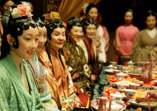 新版《紅樓夢(mèng)》開(kāi)播1/4青島觀眾當(dāng)晚收看(圖)